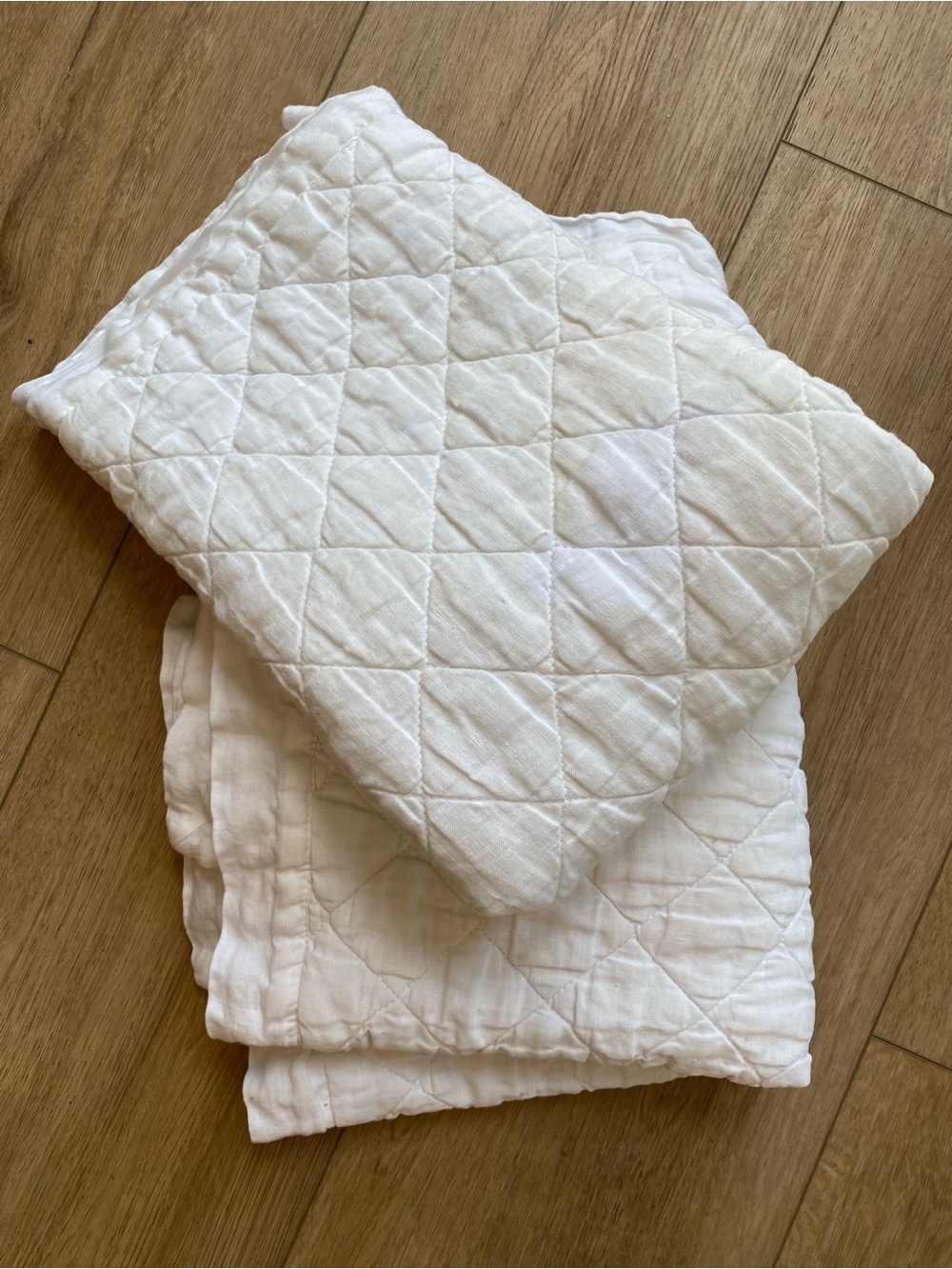 Pottery Barn Belgian Flax Linen Diamond Quilted King Shams White - Set of 2
